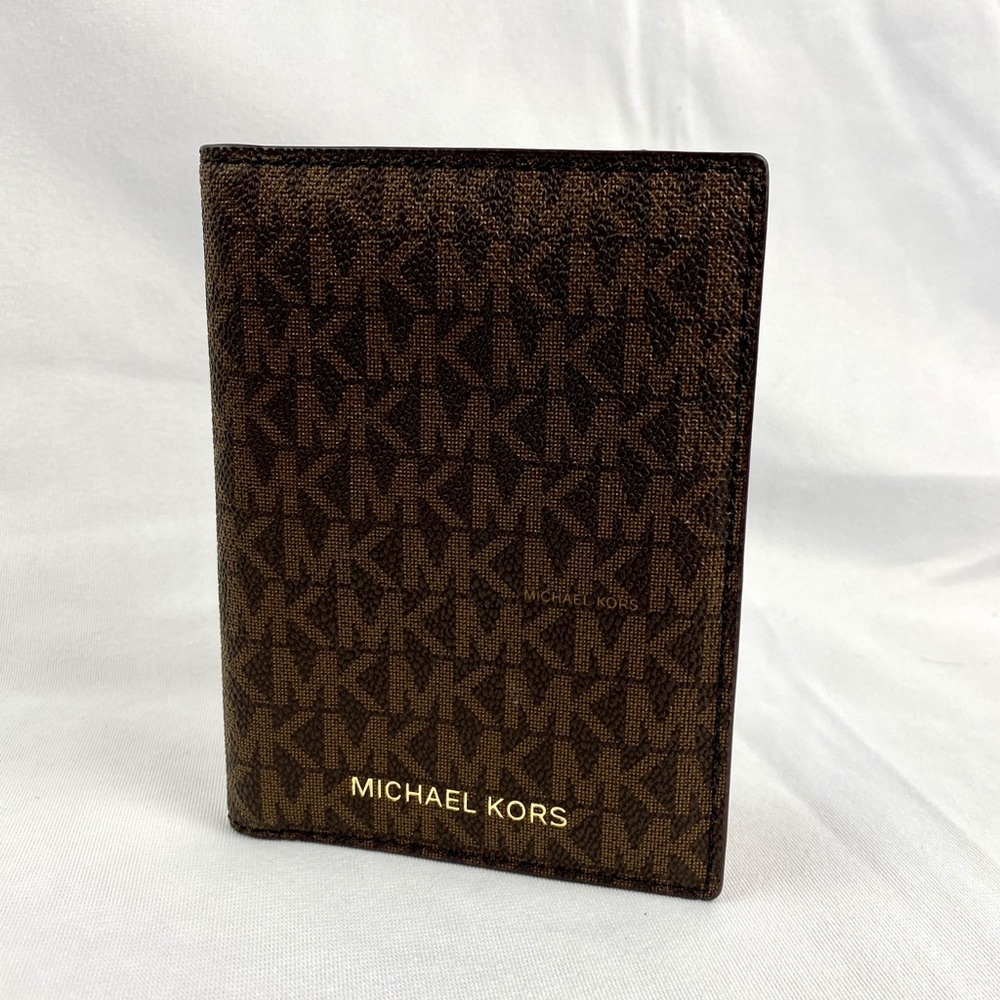 Michael Kors Jet Set Travel Passport Bifold Wallet